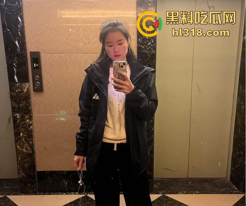 湖南人民医院骚气护士【杨程琳】性欲旺盛多次约炮偷情，敏感秘处被深入挑逗，呻吟声扣人心弦！