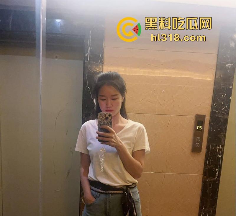 湖南人民医院骚气护士【杨程琳】性欲旺盛多次约炮偷情,敏感秘处被深入挑逗,呻吟声扣人心弦!-2