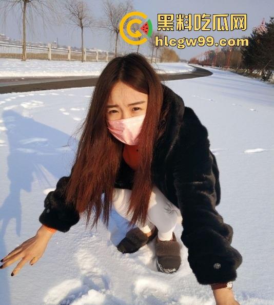 公司团建狗男女集体约炮狂欢，人妻女同事酒店里被操到天昏地暗，别人的老婆成了泄欲玩物，骚得比外围还放得开！