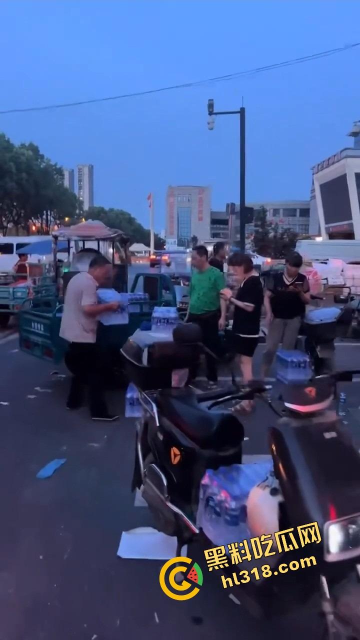 杭州余杭区自来水一夜变屎汤，老百姓刷牙直接口对口传承，做饭一锅屎，洗澡原地泥浆浴！-8