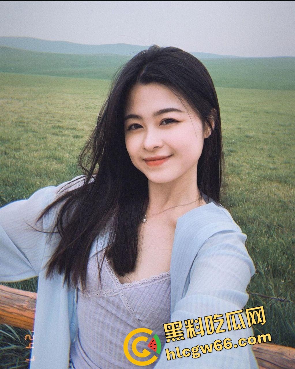 重庆骚货黄毛妹重口翻天操作曝光,肥美肉臀扩阴塞橘子,骚穴大开吃果粒,果汁流逼喷脸,这尼玛是人能玩的?-2