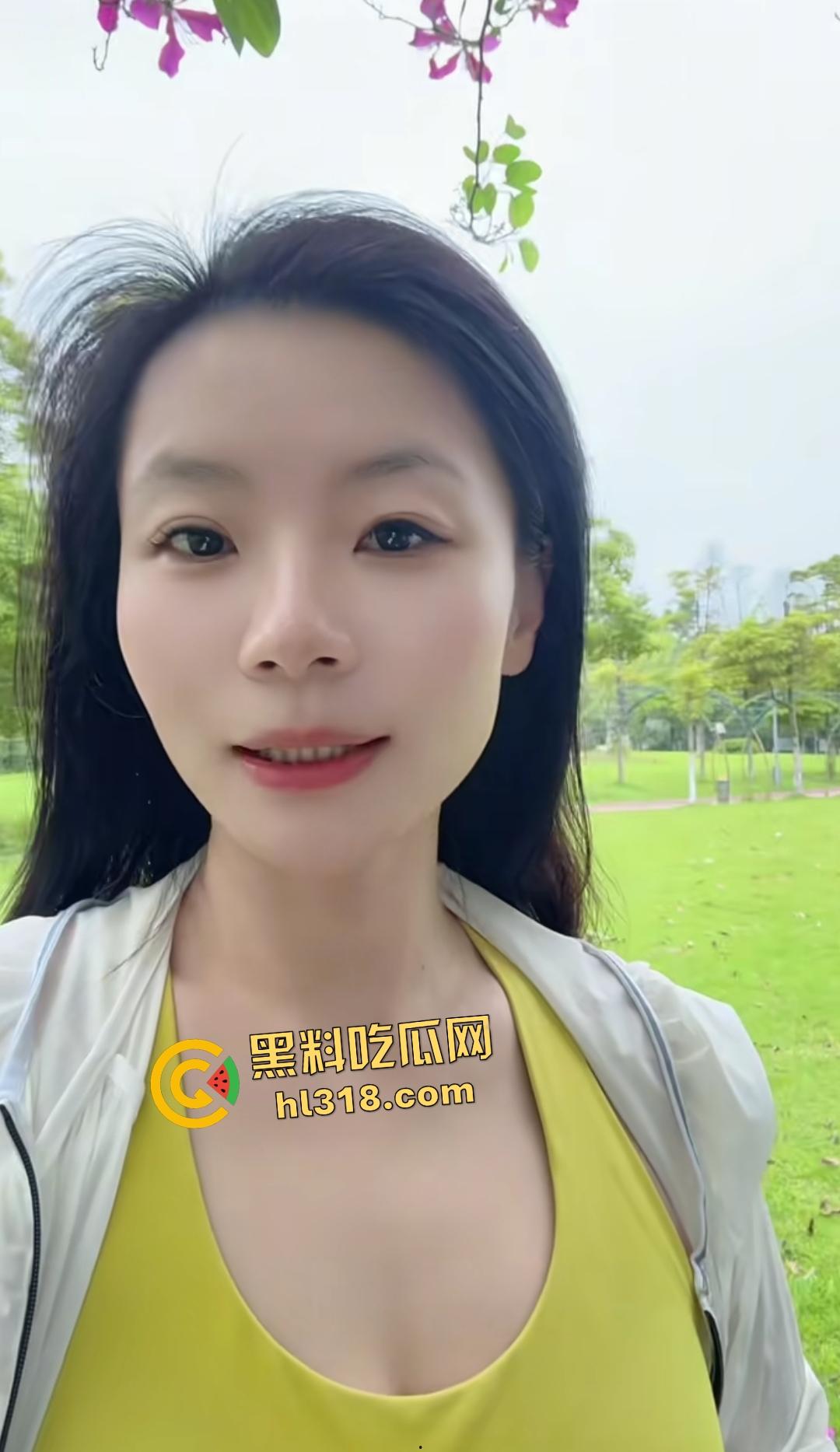 抖音单亲妈妈【卿卿】深夜色诱大儿子!聊生理聊到开灯骑乘,大肥臀身材狂坐鸡巴,连亲儿子都要吸干!-4