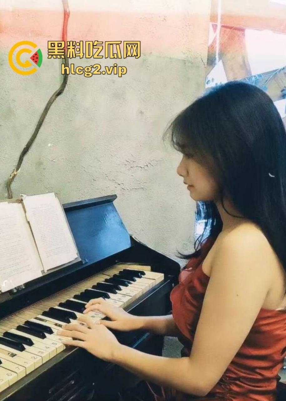 清纯女神赵思燕堕落!SM调教视频曝光,南艺校花沦为金主玩物!-4