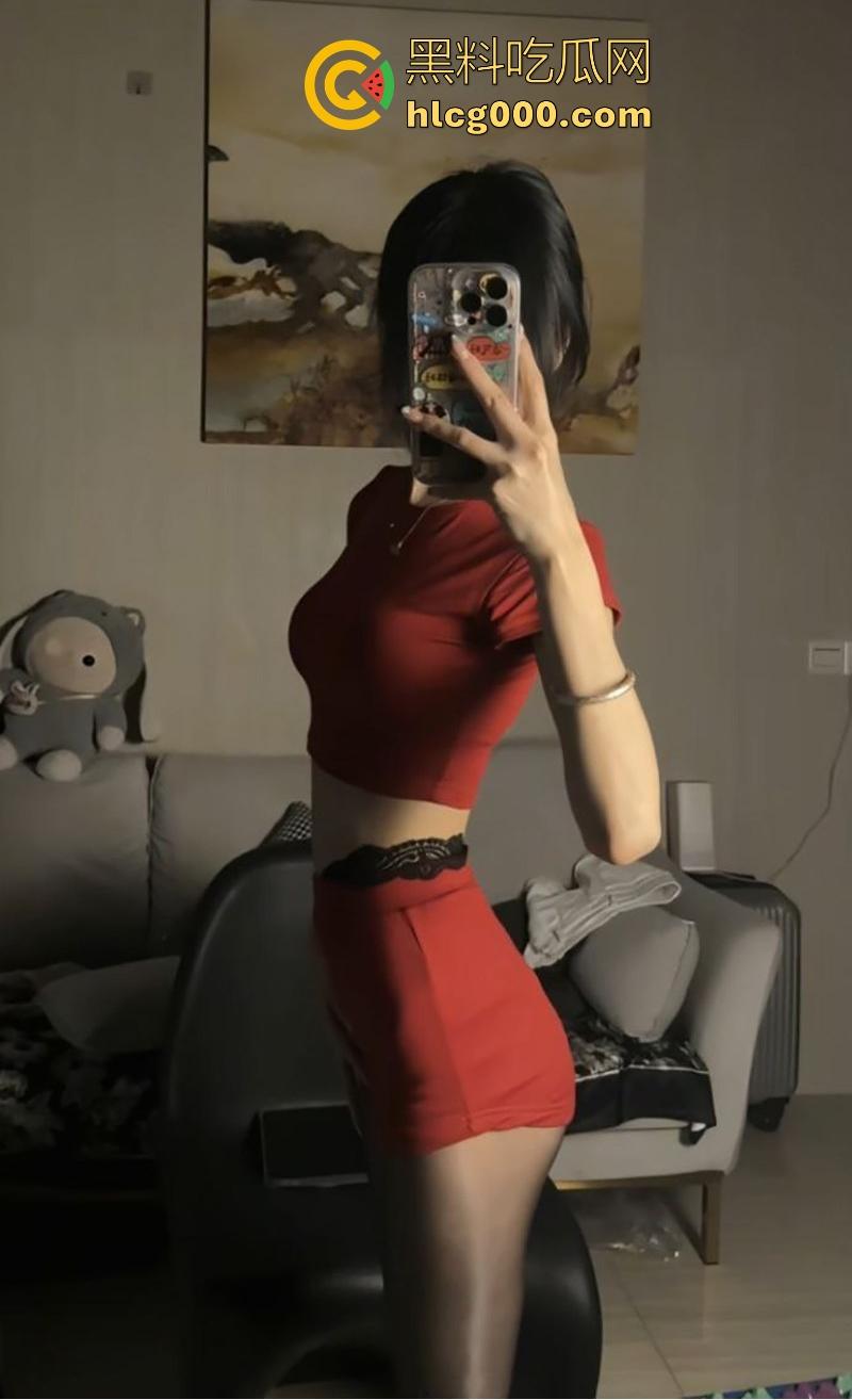 抖音清纯网红【婷婷有点凶】大尺度私拍曝光,表面甜美无害,私下却是个淫荡小母狗!让金主爸爸欲罢不能!-8