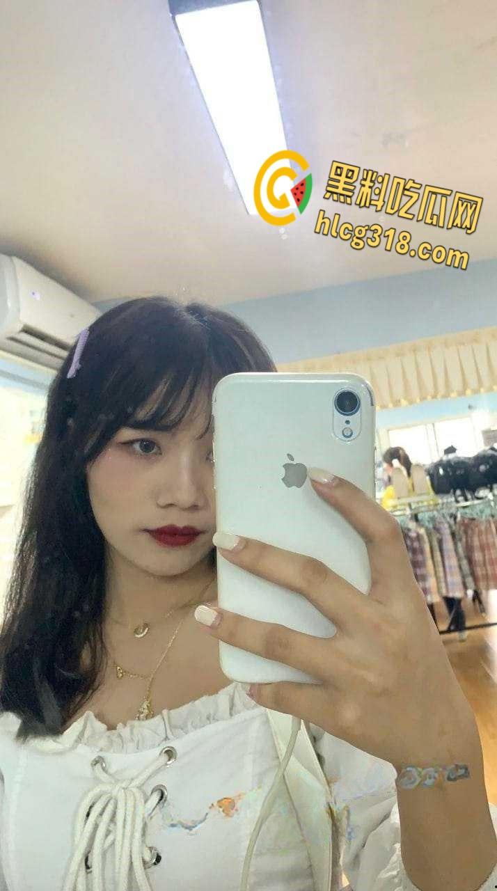 喜爱健身的小姐姐居家自拍,户外露出倒立自慰健身,不是目的为了拿多姿多彩的性运动!-3