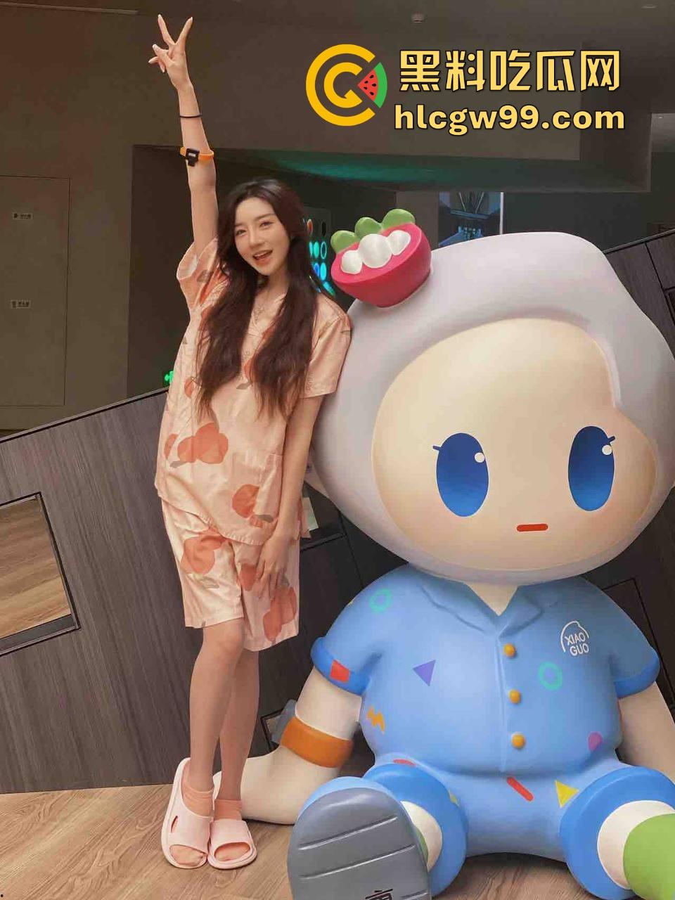 同学聚会为何成出轨场?十年前的班花饭局上撩到失控,荤段子挑动旧情,全场火花四溅!-4