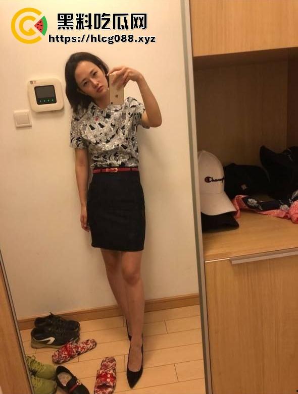 沈阳美容师【马丽丽】婚后不到一年骚翻天,眼罩一戴被单男操得浪叫连连,绿帽老公还他妈投稿炫耀!-3