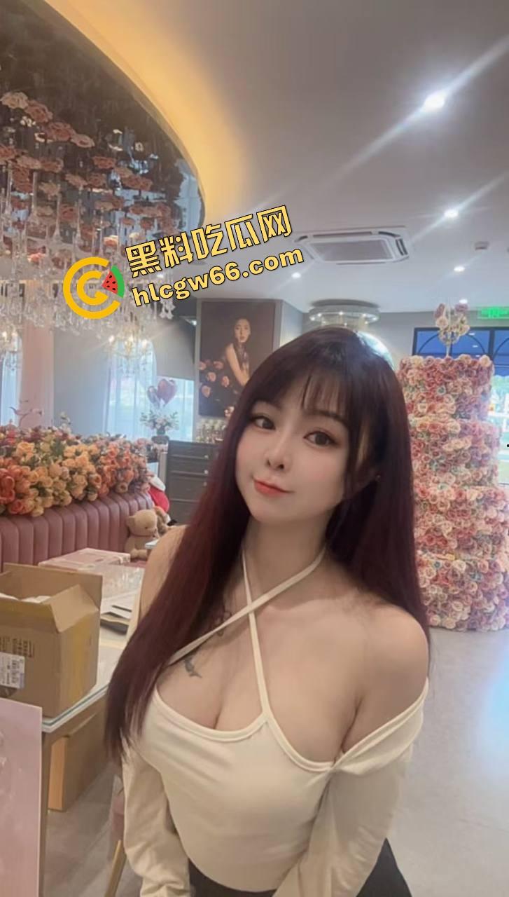 国产重口熟女扩张新高度!鲍鱼滴蜡开花,玩得一点不比洋人差!中国骚货照样能玩翻欧美,创意玩法干翻全网!-3