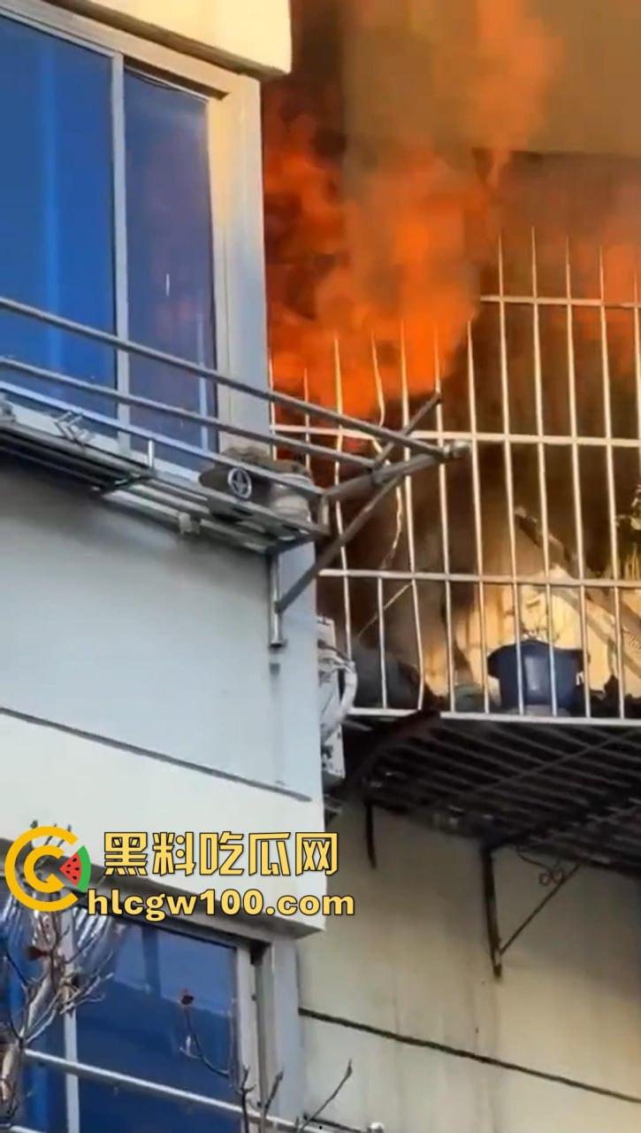 天塌了!南太湖突发噩梦级火灾!某小区瞬间变 “火场”,一死一伤,火光浓烟惊煞众人-7