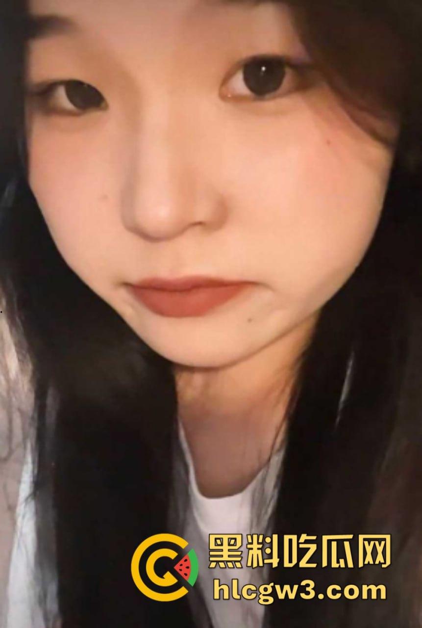 南京医药学院的骚学妹 陈欢羽 因出轨和前男友分手 经朋友介绍成炮友 绝对的骚母狗