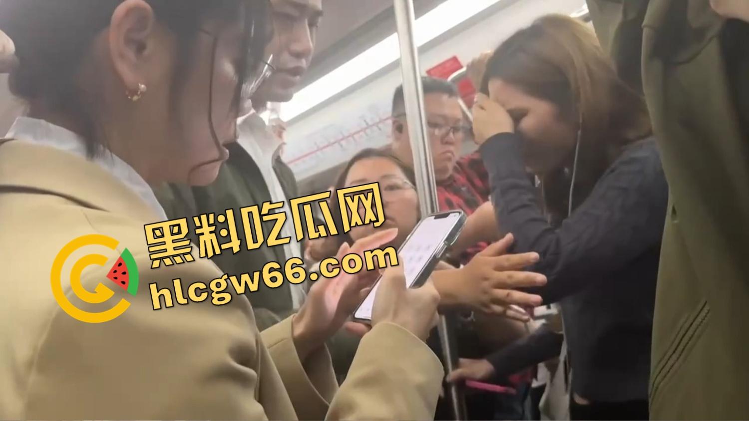 北京地铁飞机哥裤链一拉当场开演,结果精液飙偏射人屁股,妹子一边哭一边喊变态!-9