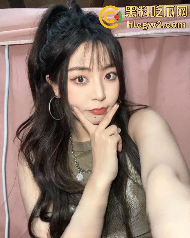 中职校巨乳老师『孟可心』酒店约炮，肉乎乎的身材抱起来狂操！微胖身材就是YYDS，操到停不下来！-10