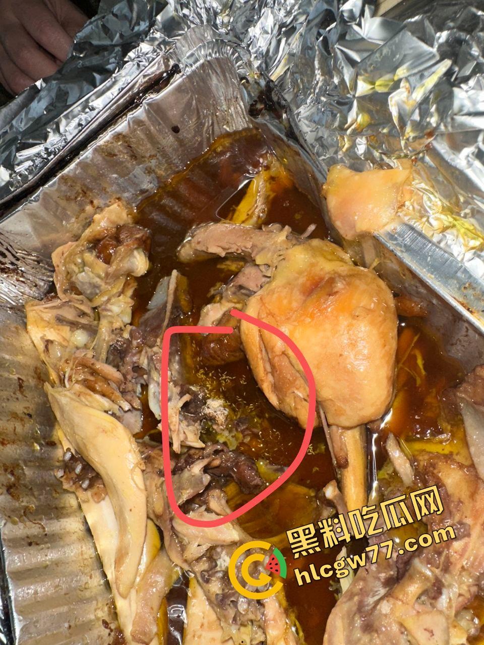 潮汕女子吃窑鸡吃出成群活虫,撕开鸡皮的一瞬间密密麻麻爬满整盒,鸡是窑的,人差点没当场吐窑!-9