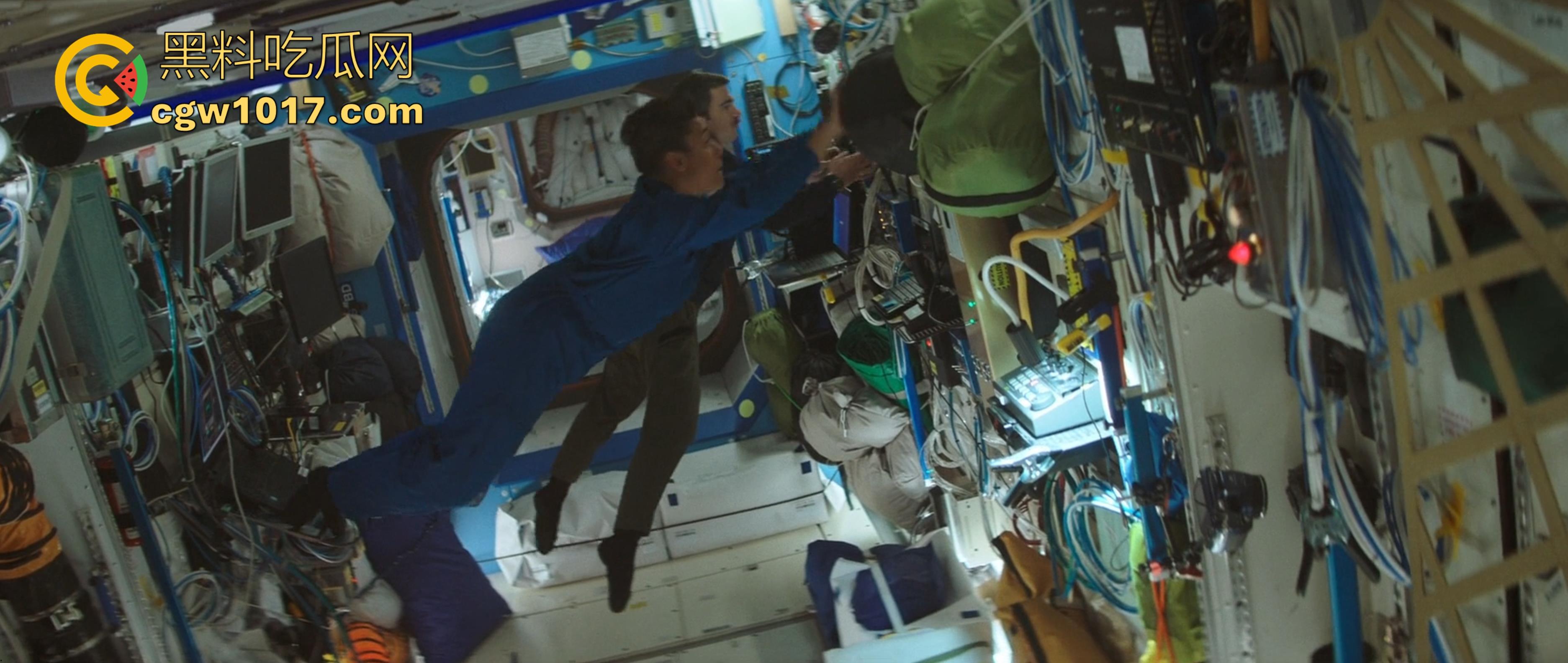 好莱坞太空惊悚片【国际空间站】高清上映，把惊悚片搬到了太空的国际空间站上，全新体验值得一看！