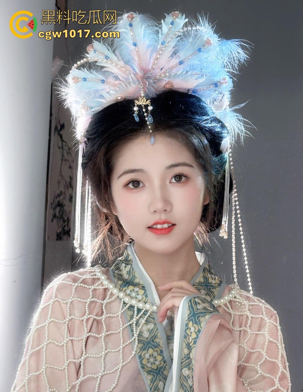 石家庄一中情侣午休期间天台做爱,边亲边身上骑,一步步压榨着瘦弱的鸡巴,狠狠的吞噬着,羡慕年轻人 !-2