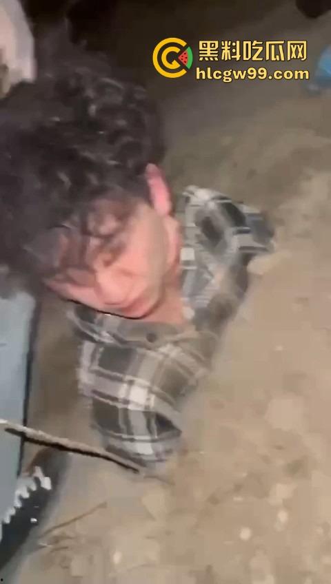 河北精神小伙直接把人埋土里玩活埋，现实版黑社会上演，影视剧诚不欺我，宇将军后继有人！