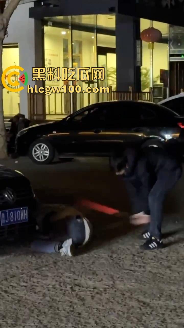 山东泰安,小伙下手没轻重,把人当作畜生打!棒球棍梆梆一顿凿,估计凶多吉少了-4