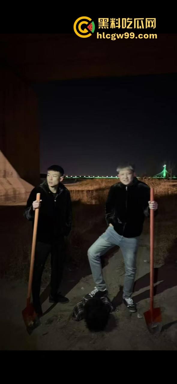 河北精神小伙直接把人埋土里玩活埋,现实版黑社会上演,影视剧诚不欺我,宇将军后继有人!-7