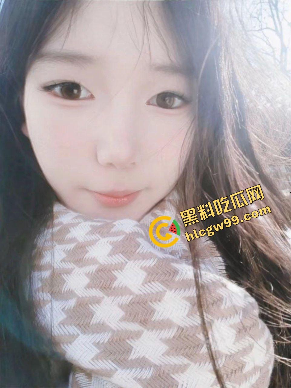 抖音清纯反差骚女大『HelloJia』玉哥帮上王者1800，足交肉偿伺候玉哥暴力后入输出！独家曝光流出！-3