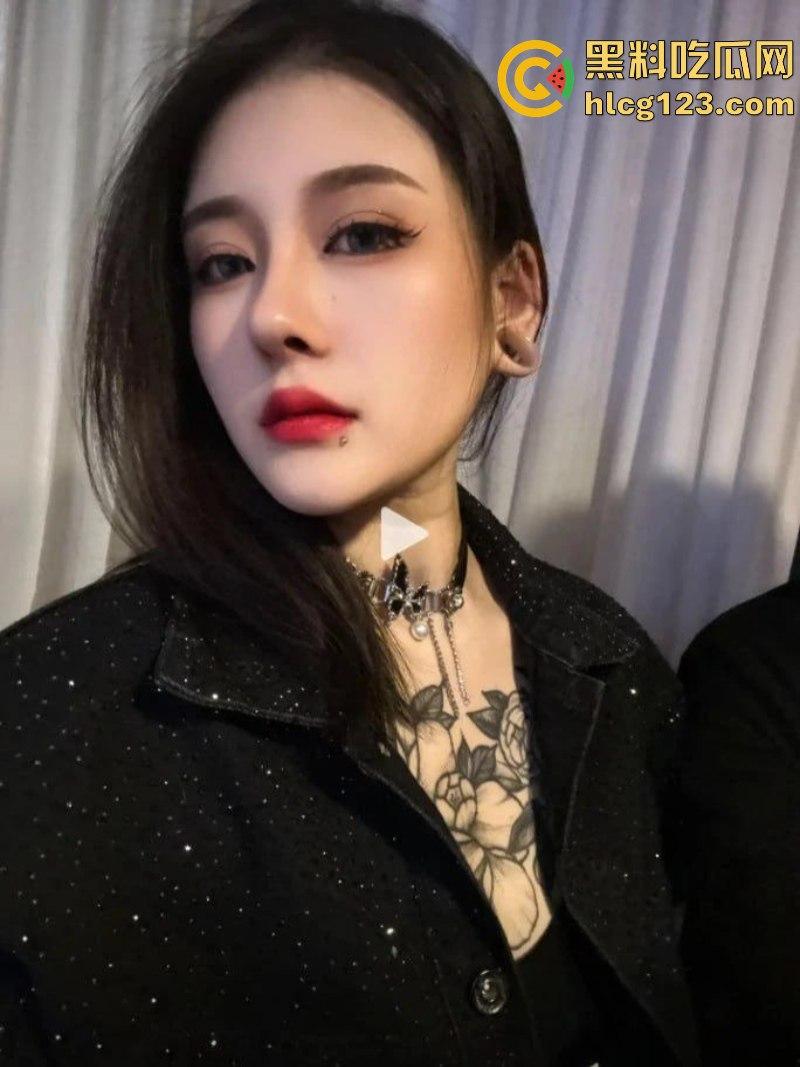 快手/抖音反差骚母狗【迷人大野驴】流出大尺度福利私拍 霸气纹身还真有看点!-3