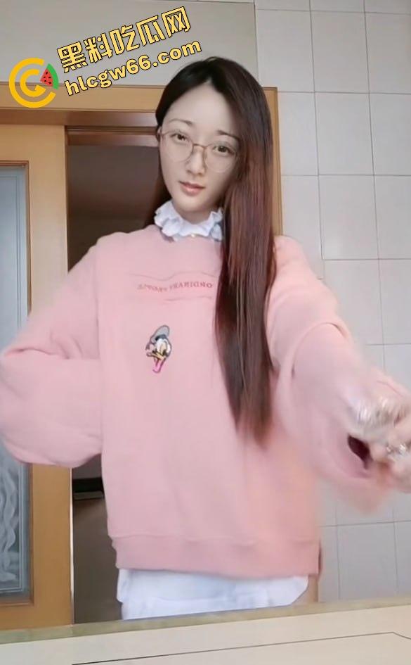 单位同事良家女『钱姬』白天开会女精英,晚上肉丝足交骚母狗,会议室直接跪地服务全活原地爆射!-2