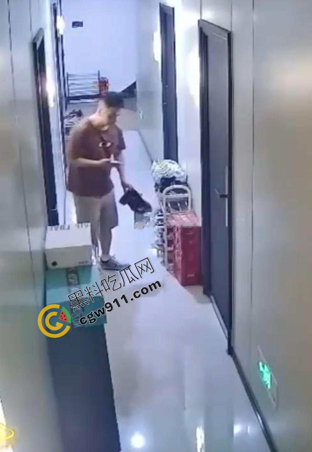 惊悚!变态佬深夜骚扰独居女,偷鞋拍照,诱骗开门,监控揭露惊人阴谋-2