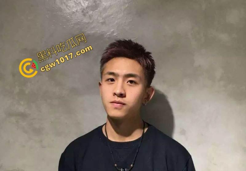 顶流男歌手【焦迈奇】密室调教视频震惊娱乐圈,腹肌男神被资本大佬如狗般玩弄,表情从抗拒到享受,炸裂网络!-7