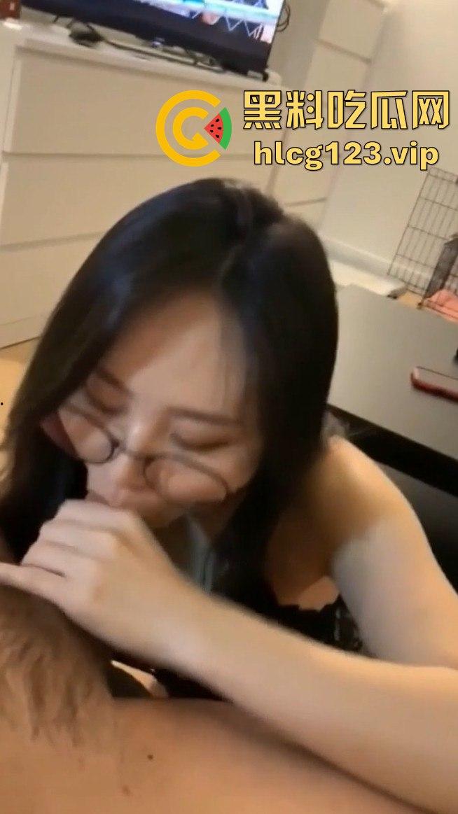 浙江财大学院派美女吴薇薇为出国深造跪舔洋屌!被颜射一脸骚样尽显!-6