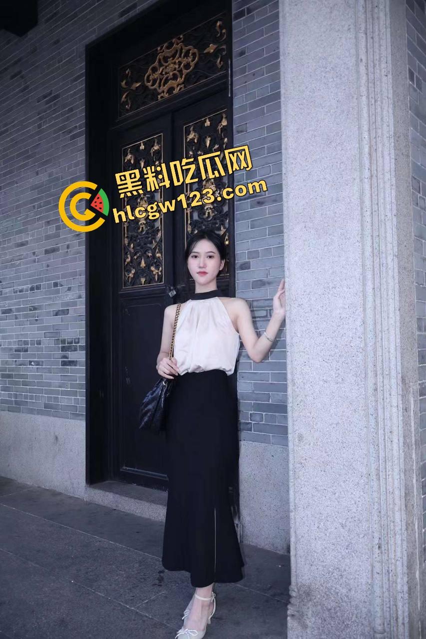 绿帽博主玩疯了，情侣调教日记曝光，清纯洛丽塔女友变性奴深喉足交榨精，男友看女友被轮操！-4