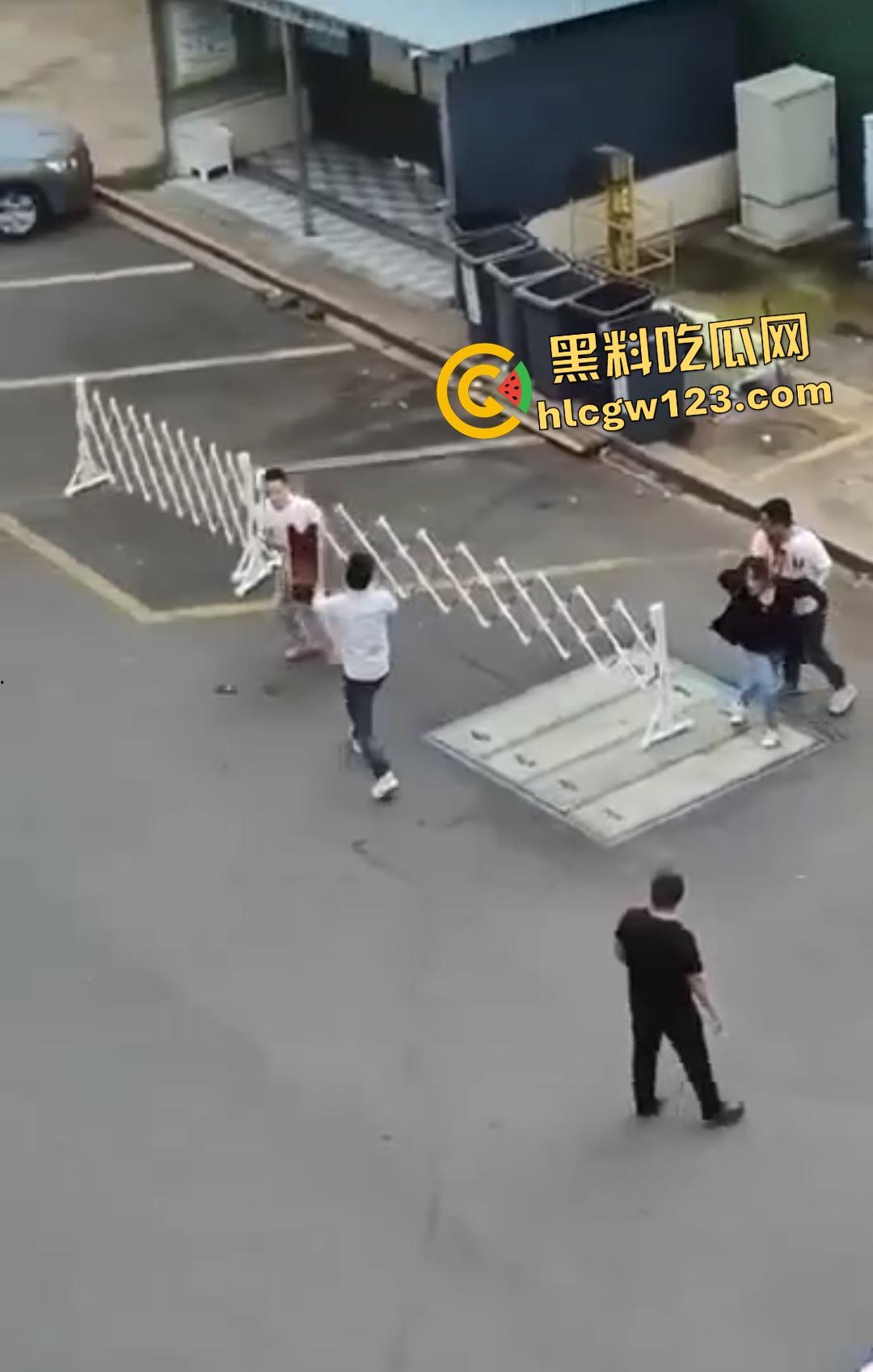 武汉热干面涨价4块变5块！疯男不爽追老板狂砍，吃面舔刀一碗面值一条命！-5