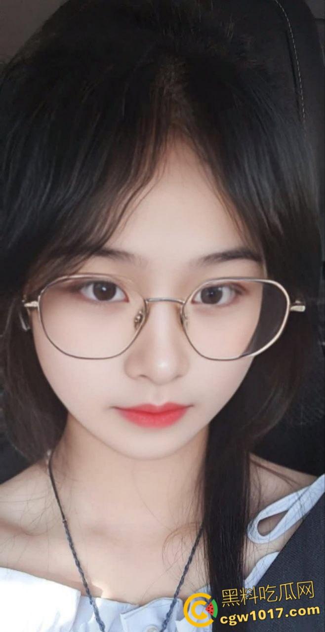 上海反差学生妹【李斯婷】表面清纯女神实则风骚母狗,白虎骚穴自慰猛插,白浆直流!-3