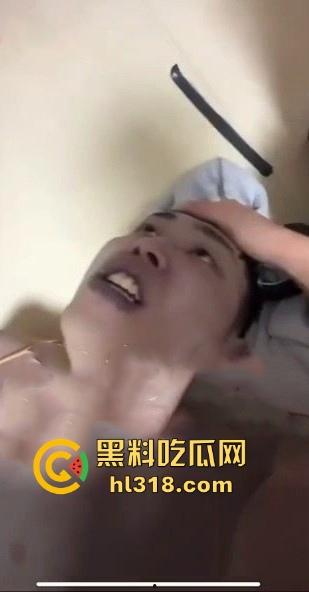 窒息性爱游戏!大屌男M跟女友玩窒息游戏,在缺中寻找快感,来回挣扎再性爱,温馨提示请勿模仿!-4