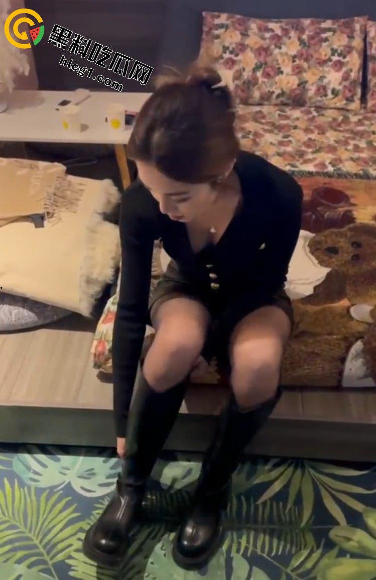 苏州酒店约炮公司会计，平时高雅端庄的公司财务竟是超群口技的母狗！