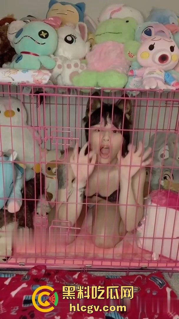 OnlyFans『Puppiloli』甘愿当笼中小母狗!被关笼子里口爆吞精娇喘不断,只爱当狗不爱做人!-2
