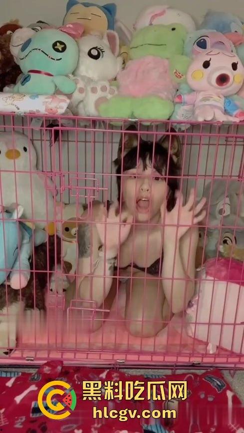 OnlyFans『Puppiloli』甘愿当笼中小母狗!被关笼子里口爆吞精娇喘不断,只爱当狗不爱做人!-8