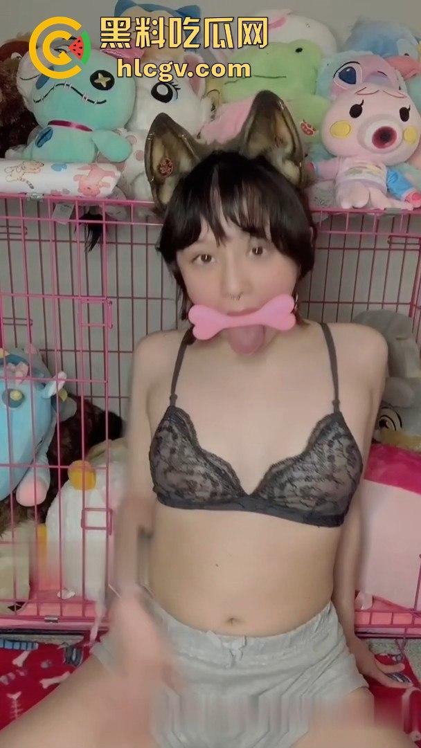 OnlyFans『Puppiloli』甘愿当笼中小母狗!被关笼子里口爆吞精娇喘不断,只爱当狗不爱做人!-10