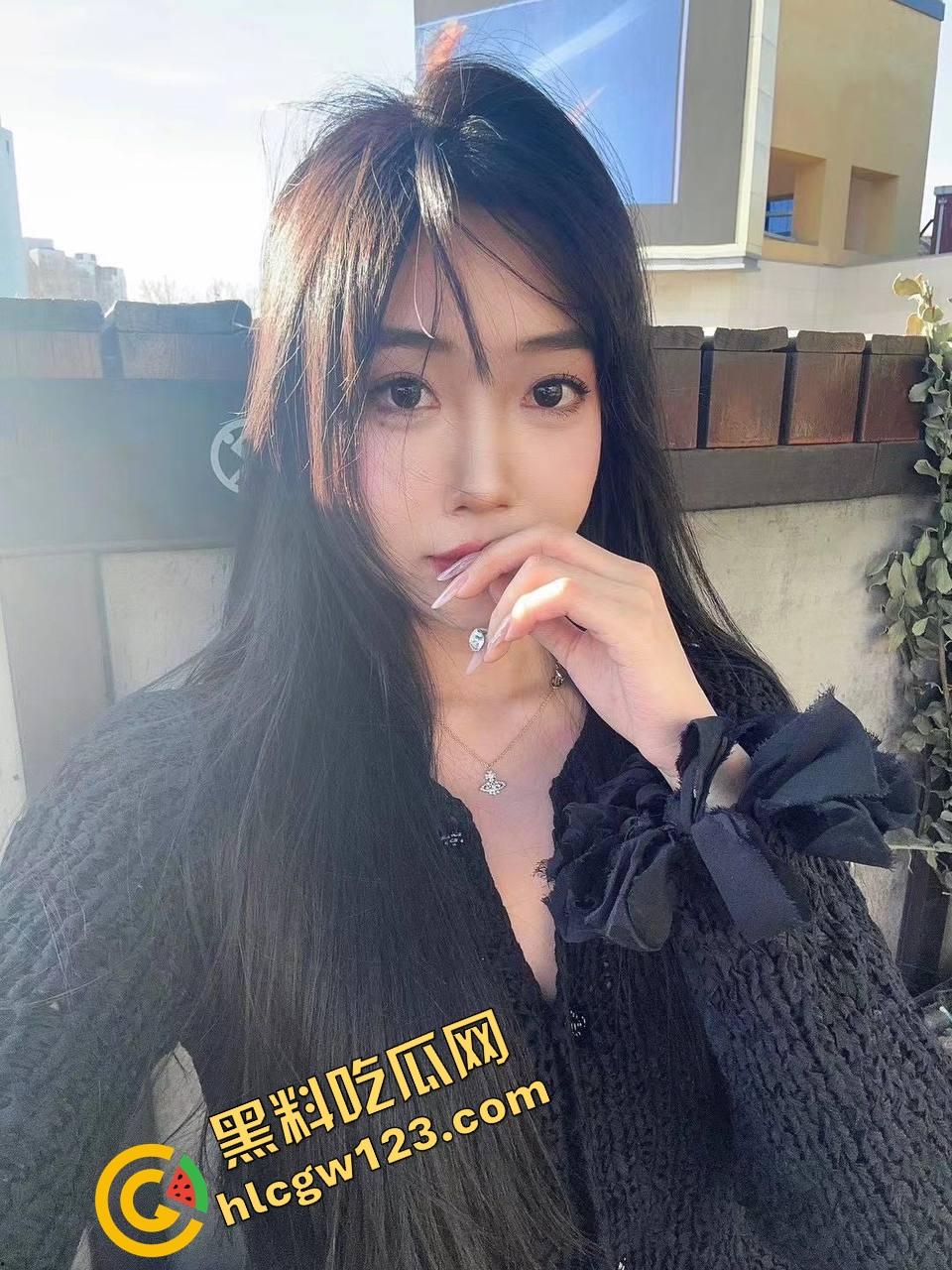 广东骚妹新招数流出,口交不加糖不带感,嘴含跳跳糖猛舔猛炸,龟头被炸成炮仗鸡炸得滋滋响!-3