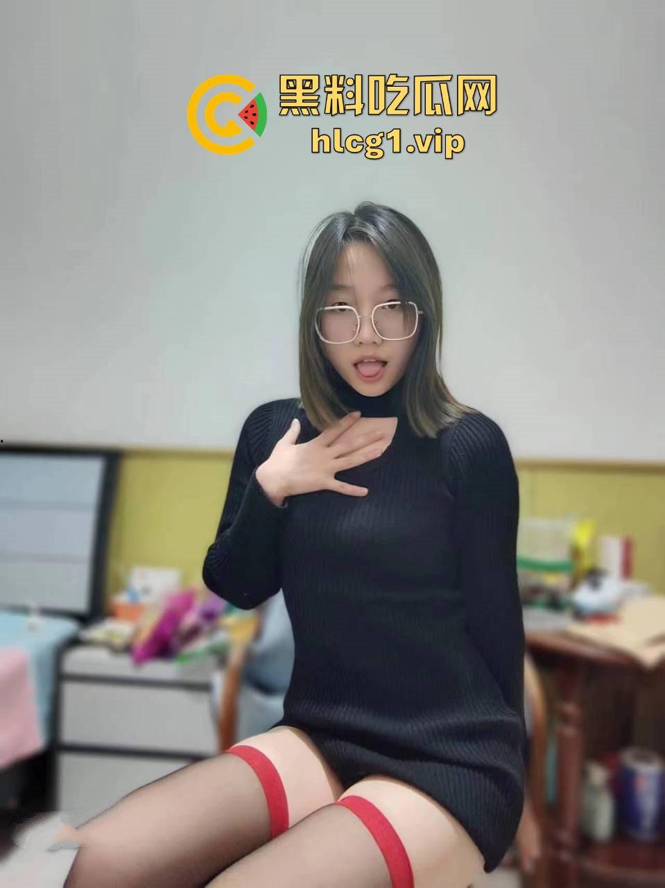 大连信息技术学院夏洺洺性福爆棚！体操服大战三百回合，白丝魅惑让人顶不住！