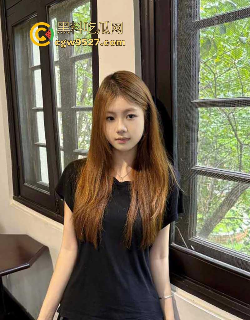 妻子偷情出轨被发现,绿帽男亲眼目睹做爱全过程,还玩骑乘,无套猛干,情夫居然还是同小区的!-5