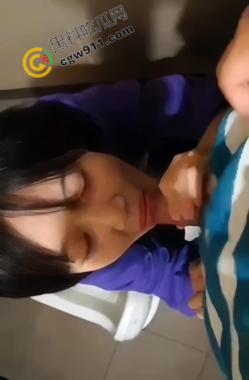 深圳校园情侣狂野秘密！商场试衣间疯狂口交，清纯脸蛋与荡漾身材的极致挑战，玩的真刺激-2