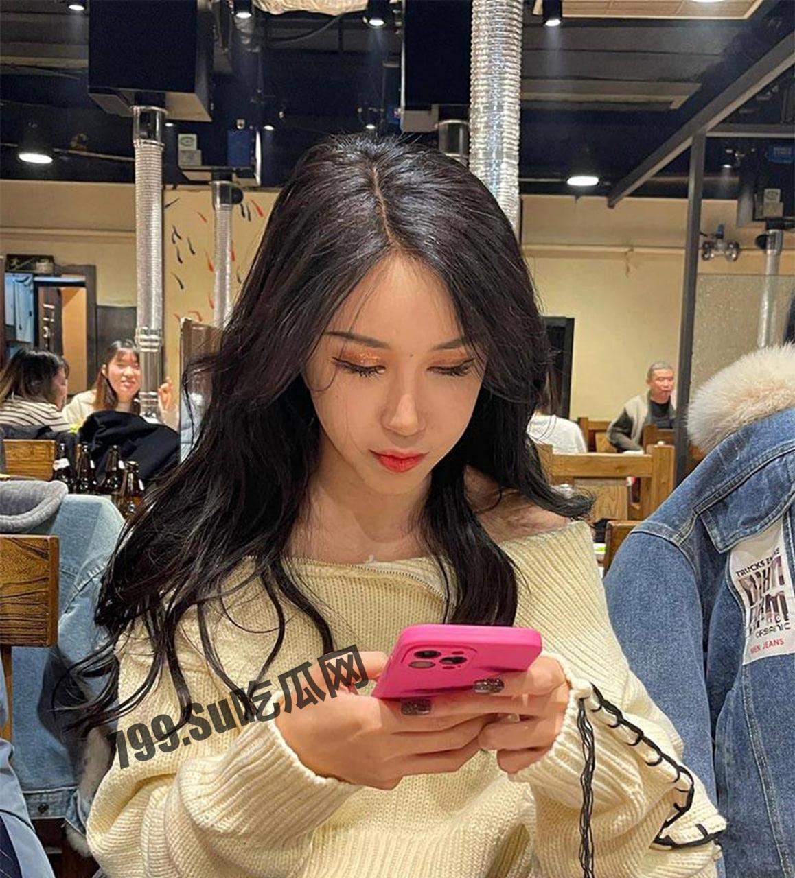 抖音 网红模特 孟晓艺 为接新广告被老板潜规则!潜规则视频流出!-8