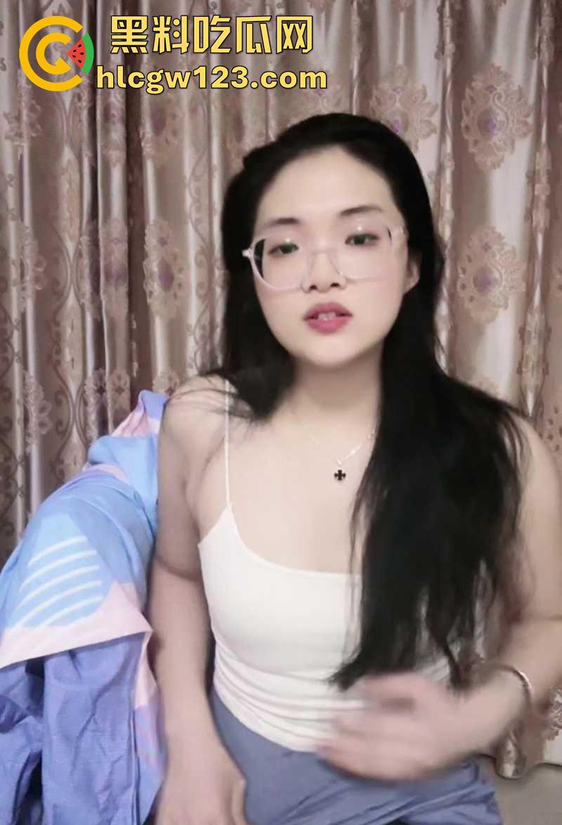 4S店的女主播李婉婷,广汽本田北部湾著名骚鸡,靠骚操作提升业绩,陪土豪客户深入交流!-2