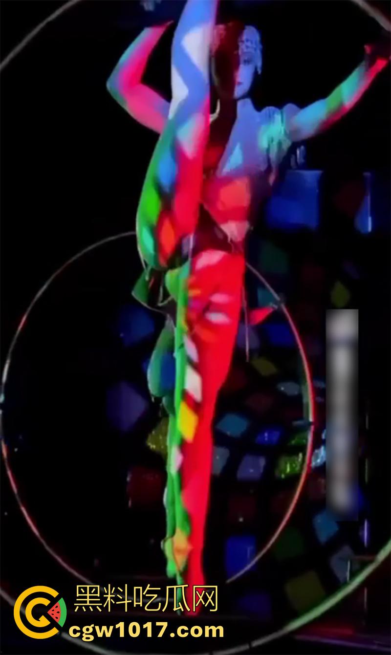 韩国尤物女爱豆Lisa,风马秀脱衣舞现场盗摄画面,以及彩排资源流出,资源绝版珍稀,偶像沦落成脱衣舞娘,这是露上瘾了?-9