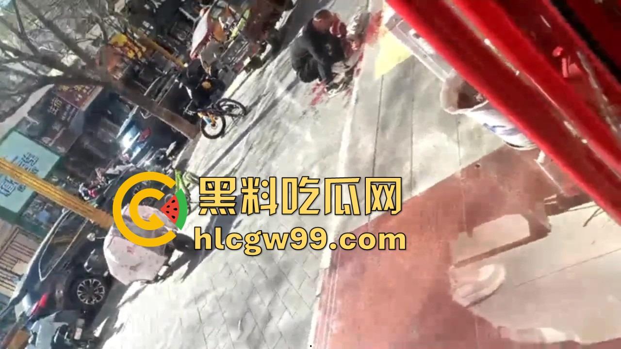 富民街初中生意外摔倒 大动脉被铁棍刺穿 拔出瞬间血喷三尺 现场惨烈当场没了!-8