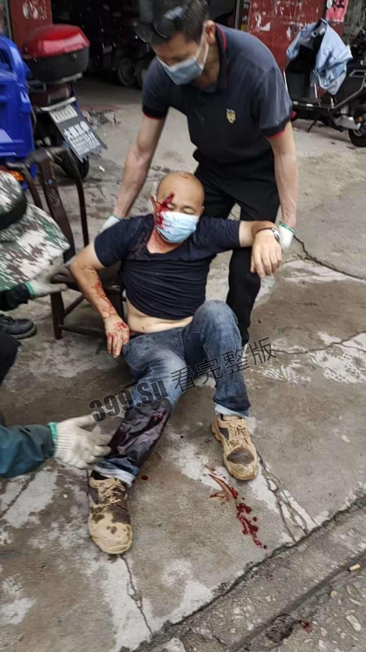 #5月12日  广东一男子开铲车见人就冲见车就撞 #报复社会