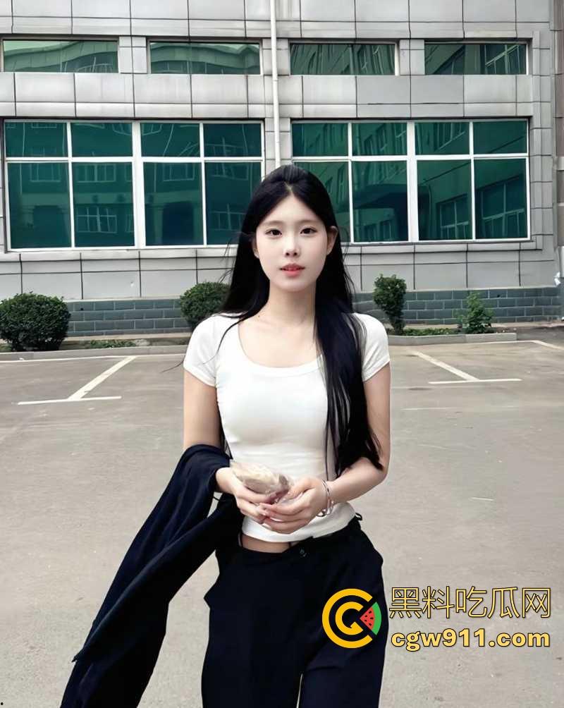 河北肃宁颜值小美【陈丽芬】清纯学妹穿情趣黑丝，撅臀挨操超会呻吟，小穴黝黑淫水泛滥，纯反差骚婊！