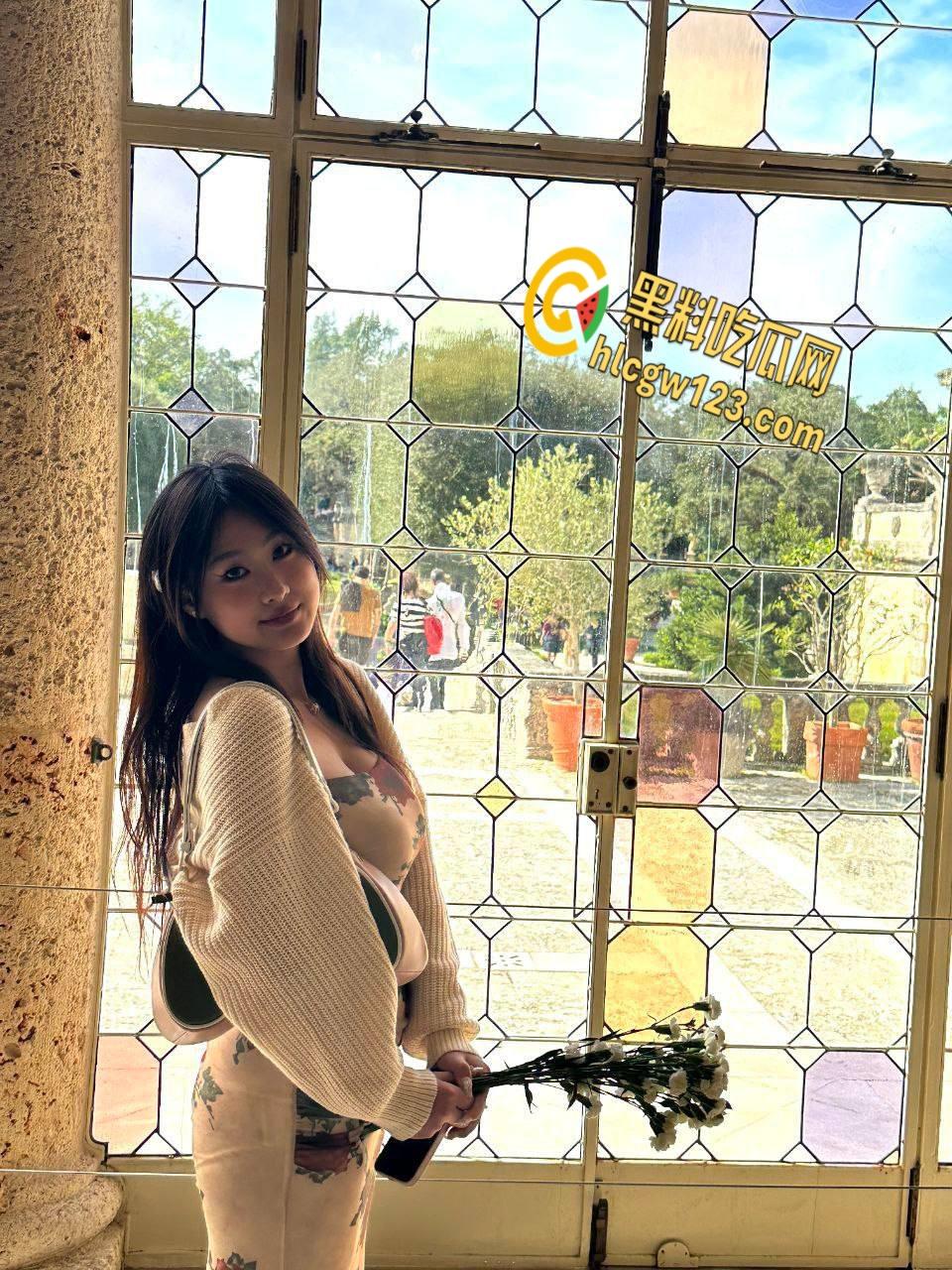 高颜值反差婊【贺晓晓】被前男友曝光 , 露脸舔屌玩到拉丝 , 撅臀掰逼无套后入!-7