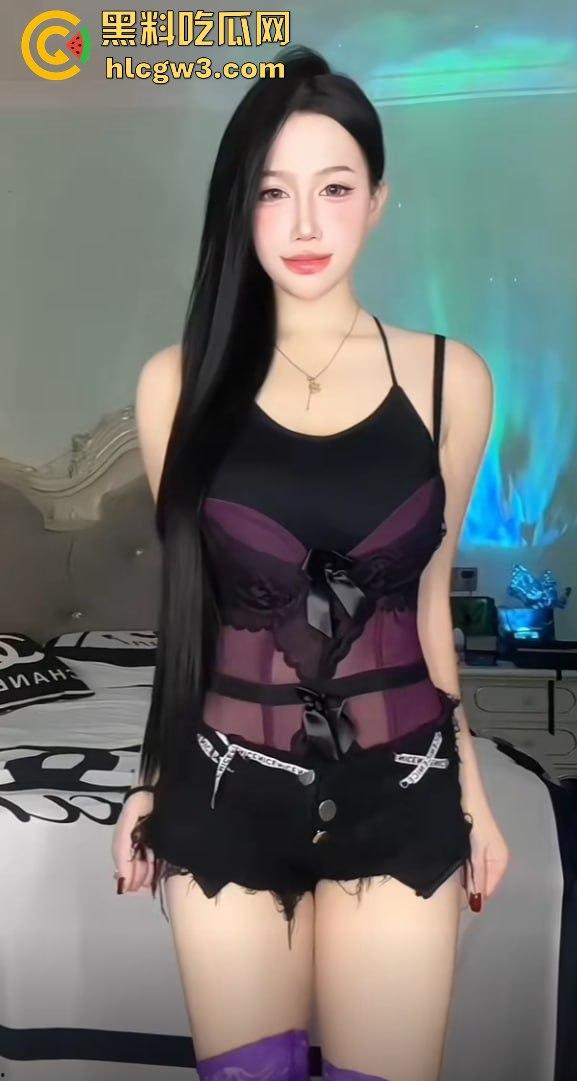 抖音主播『李大嘴儿』大哥重金定制甩奶擦边视频曝光,骚比带口罩狂抖巨奶,黑丝豹纹丁字裤口罩挡不住!-8