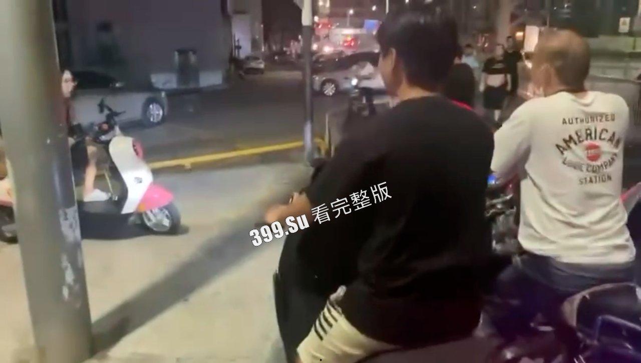 离谱！站街男 TS伪娘 男同组队出来卖淫 和嫖客当街对骂 附聊天记录