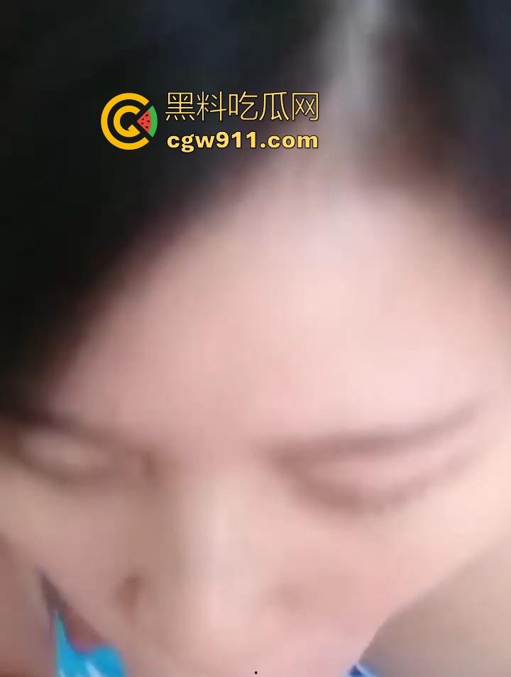 广州外企白领高管【沈佳奕】跟男友自拍啪啪流出，口交深喉吞精，一线天白虎嫩穴猛插，直接看射了！-7